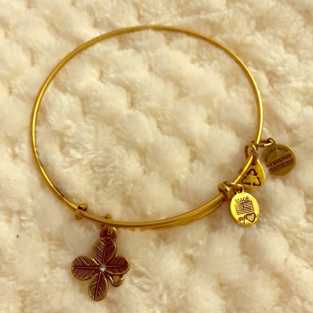 Alex and Ani 4 leaf clover bangle